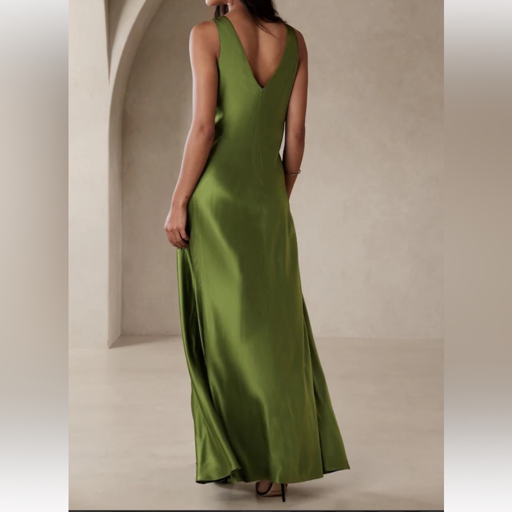 NWT Banana Republic Green Silk Maxi Dress - Picture 2 of 8